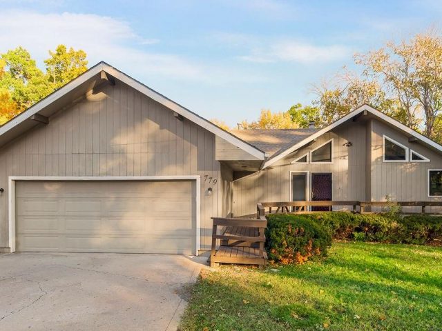 Homes for Sale in Lake Waukomis, MO 64151 | 779  SOUTH SHORE Drive