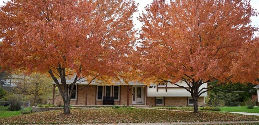 Homes for Sale in Gladstone, MO 64118 | 1612 NE Rosewood Drive