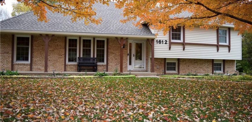 Homes for Sale in Gladstone, MO 64118 | 1612 NE Rosewood Drive