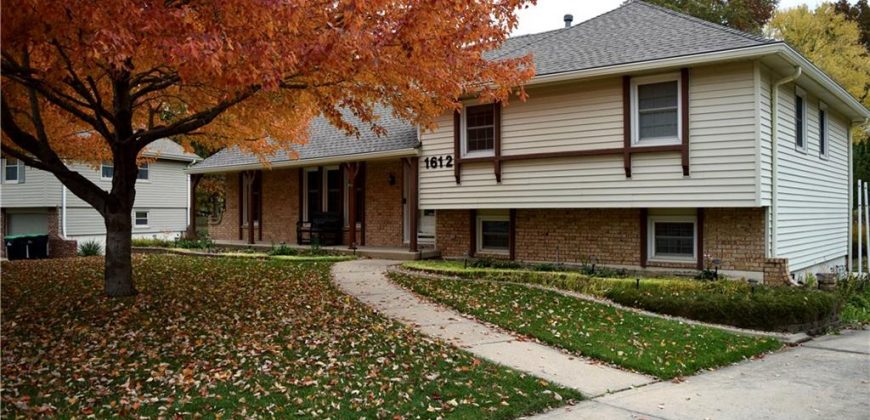 Homes for Sale in Gladstone, MO 64118 | 1612 NE Rosewood Drive