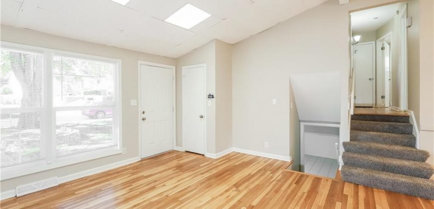 Homes for Sale in Liberty, MO 64068 | 915 S Prairie Street