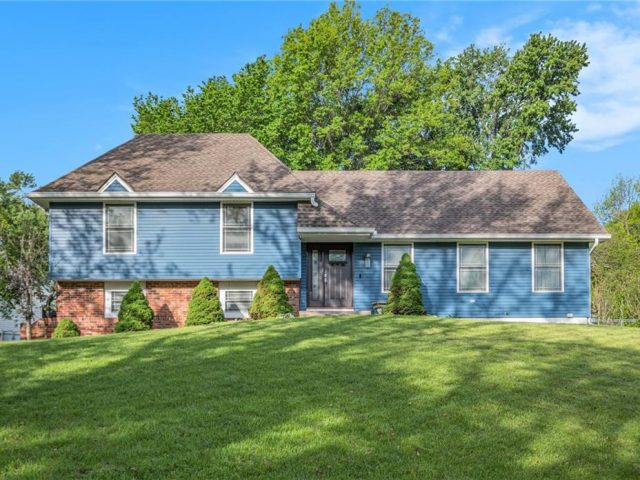 Homes for Sale in Kansas City, MO 64155 | 9708 N Campbell Drive