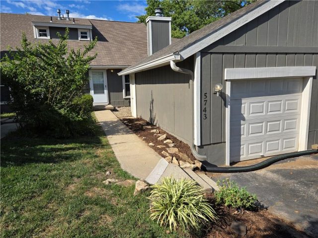 Homes for Sale in Kansas City, MO 64151 | 5743 N London Avenue