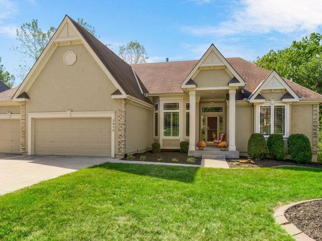 Homes for Sale in Kansas City, MO 64151 | 7818 N Mattox Avenue