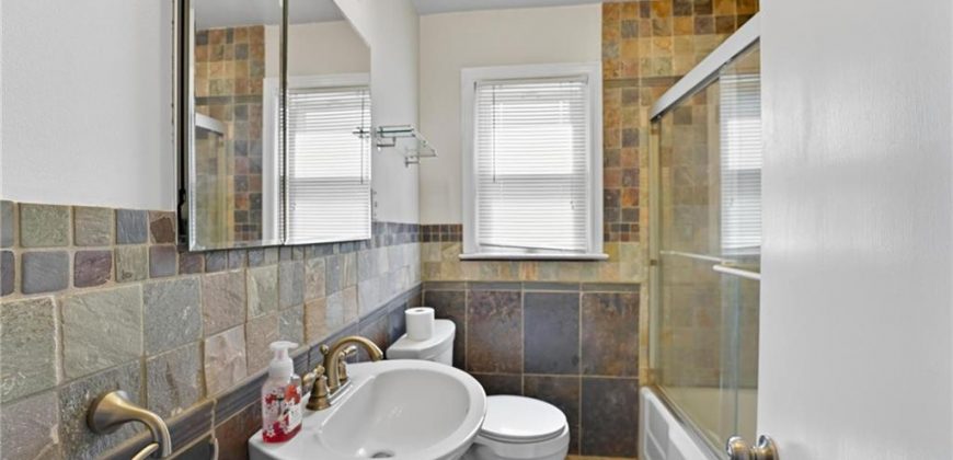 Homes for Sale in Gladstone, MO 64118 | 801 NE 76th Street