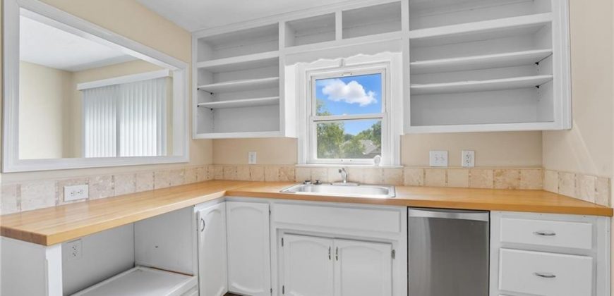 Homes for Sale in Gladstone, MO 64118 | 801 NE 76th Street