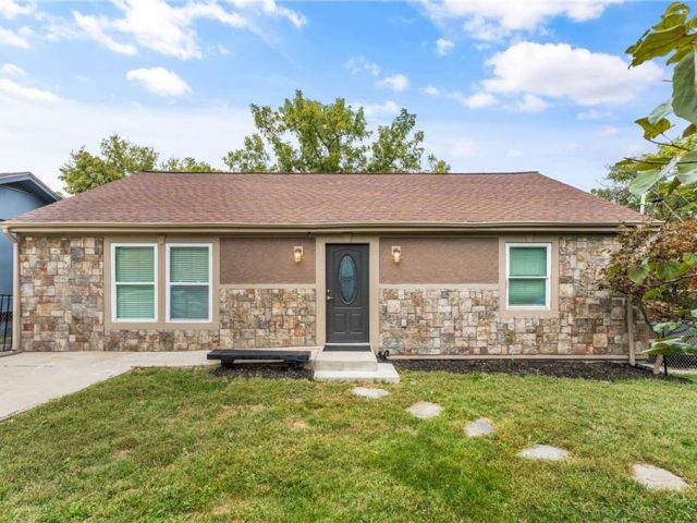 Homes for Sale in Kansas City, MO 64119 | 5820 NE 61st Street