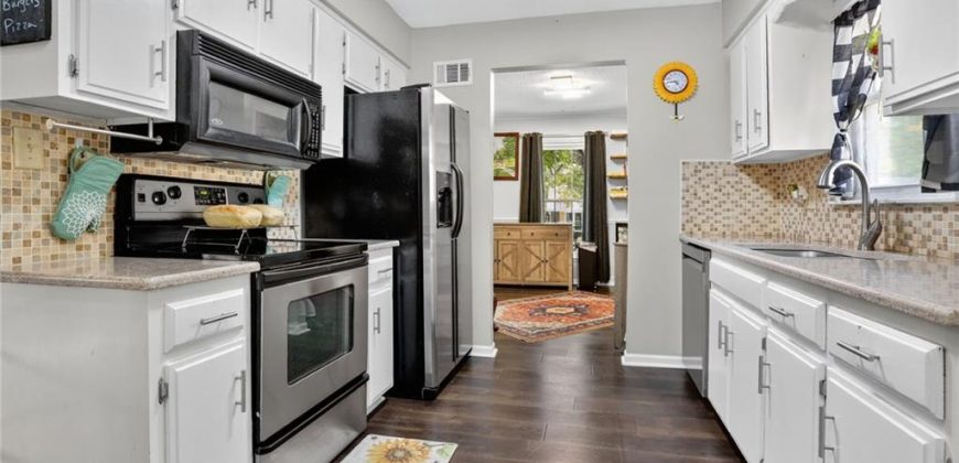 Homes for Sale in Kansas City, MO 64152 | 6811 NW Pleasant View Drive