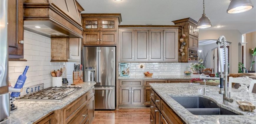 Homes for Sale in Kansas City, MO 64154 | 6123 NW 104th Terrace