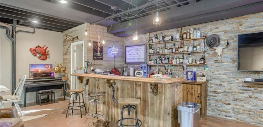 Homes for Sale in Kansas City, MO 64154 | 6123 NW 104th Terrace