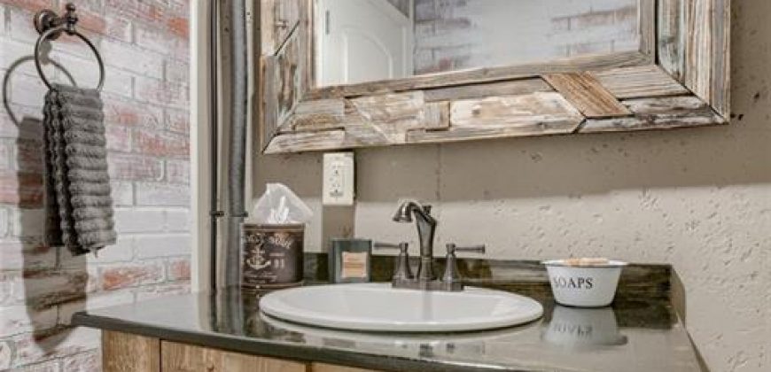 Homes for Sale in Kansas City, MO 64154 | 6123 NW 104th Terrace