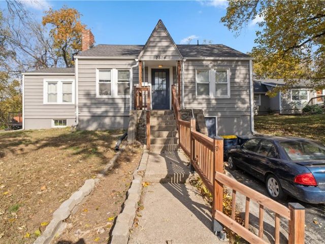 Homes for Sale in Kansas City, MO 64117 | 2804 NE Parvin Road
