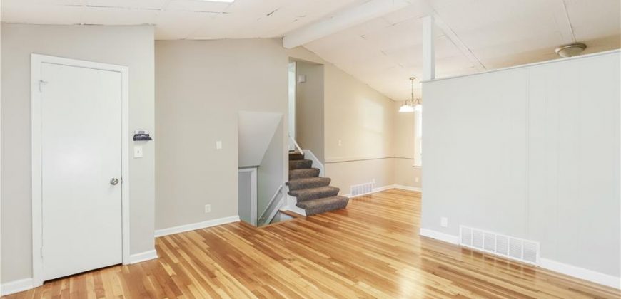 Homes for Sale in Liberty, MO 64068 | 915 S Prairie Street