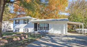 Homes for Sale in Liberty, MO 64068 | 915 S Prairie Street