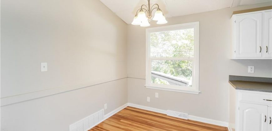 Homes for Sale in Liberty, MO 64068 | 915 S Prairie Street