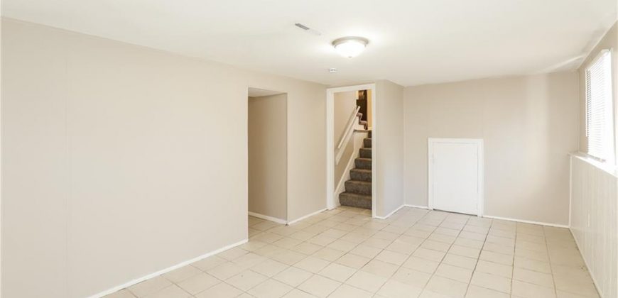 Homes for Sale in Liberty, MO 64068 | 915 S Prairie Street