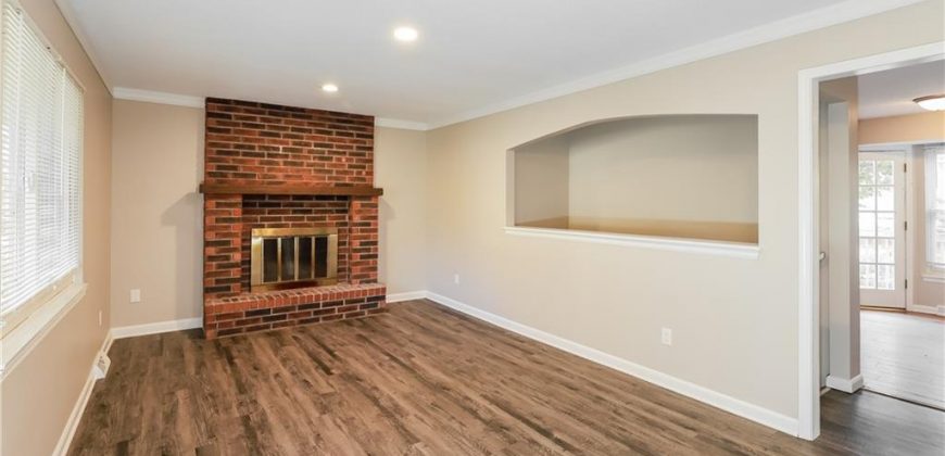 Homes for Sale in Parkville, MO 64152 | 6705 NW Hidden Valley Road