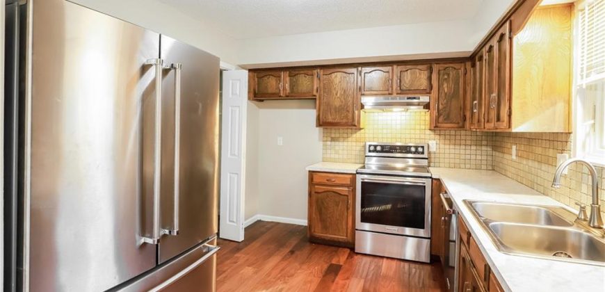 Homes for Sale in Parkville, MO 64152 | 6705 NW Hidden Valley Road