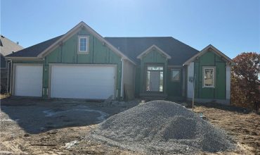 Homes for Sale in Parkville, MO 64152 | 13715 NW 70th Street