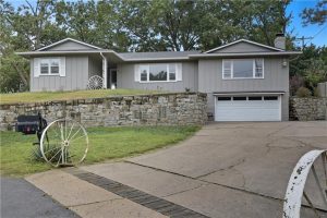 610-NW-North Shore-Drive-mls-2575290-image-1