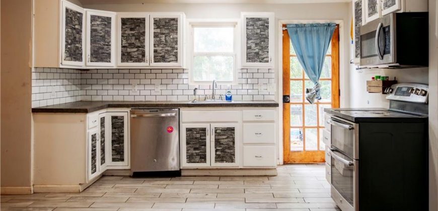 Homes for Sale in Excelsior Springs, MO 64024 | 607  Old Orchard Avenue