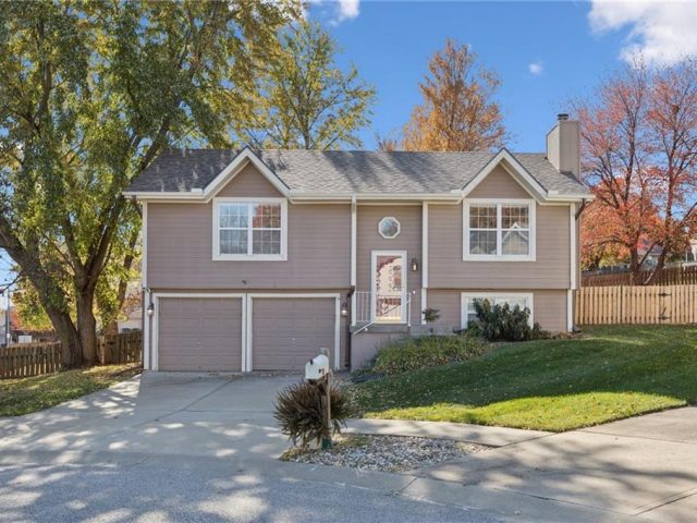 Homes for Sale in Liberty, MO 64068 | 1905  Claywoods Parkway