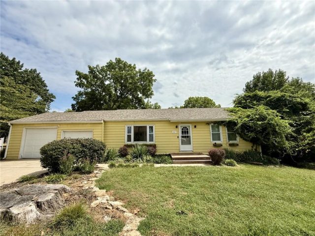 Homes for Sale in Kansas City, MO 64151 | 5817 N Lenox Avenue