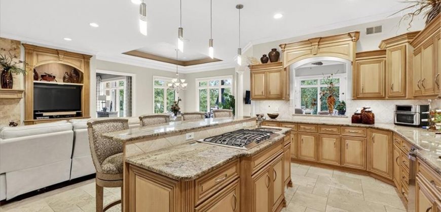 Homes for Sale in Parkville, MO 64152 | 6006  West Shore Court