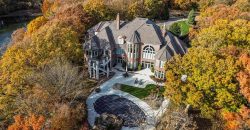 Homes for Sale in Parkville, MO 64152 | 6006  West Shore Court