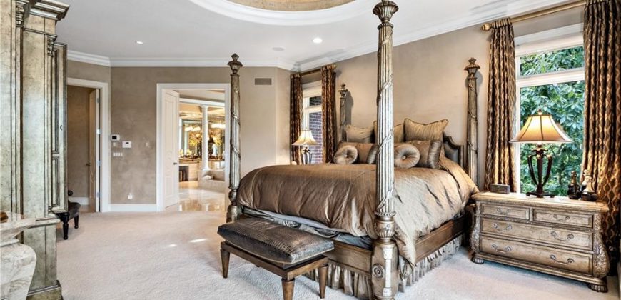 Homes for Sale in Parkville, MO 64152 | 6006  West Shore Court