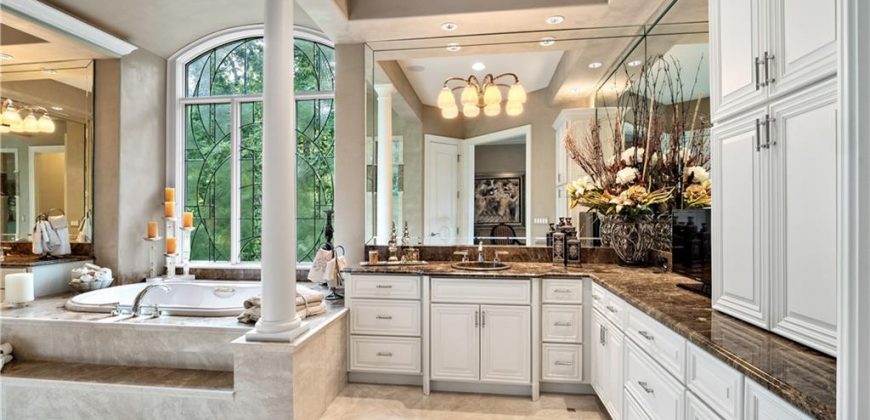 Homes for Sale in Parkville, MO 64152 | 6006  West Shore Court