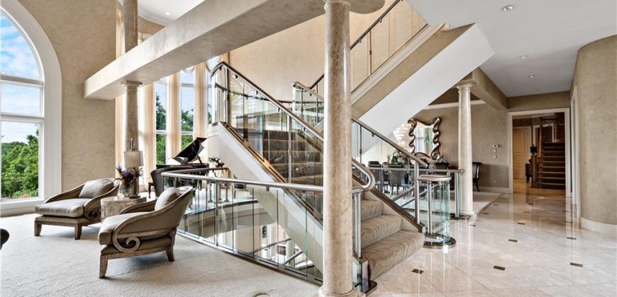 Homes for Sale in Parkville, MO 64152 | 6006  West Shore Court