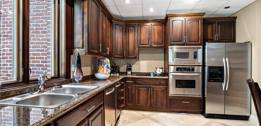 Homes for Sale in Parkville, MO 64152 | 6006  West Shore Court