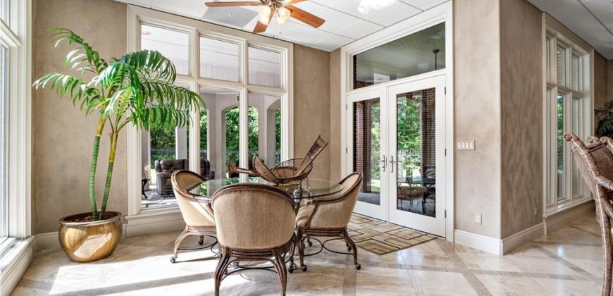 Homes for Sale in Parkville, MO 64152 | 6006  West Shore Court