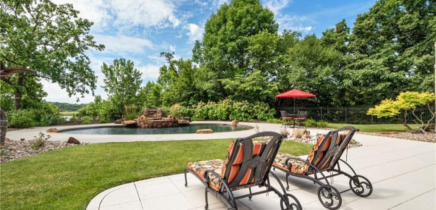 Homes for Sale in Parkville, MO 64152 | 6006  West Shore Court