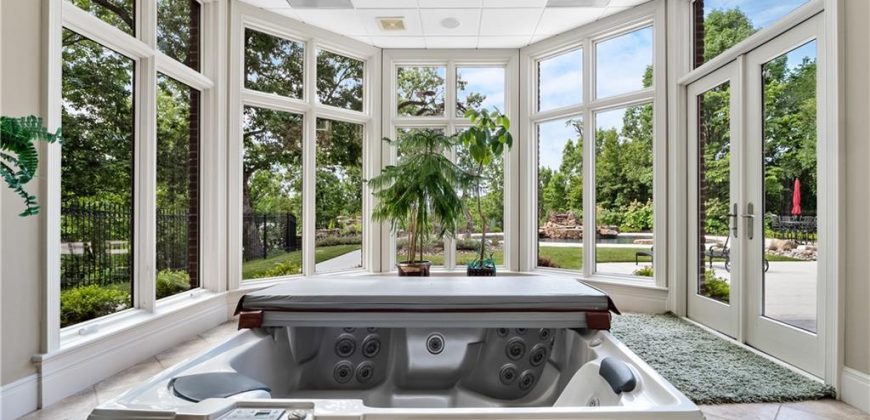 Homes for Sale in Parkville, MO 64152 | 6006  West Shore Court