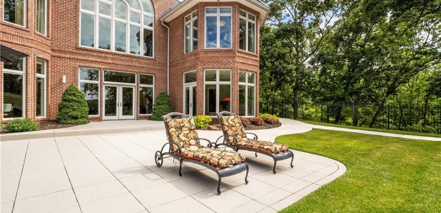 Homes for Sale in Parkville, MO 64152 | 6006  West Shore Court