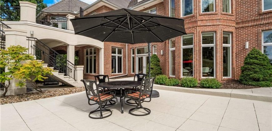 Homes for Sale in Parkville, MO 64152 | 6006  West Shore Court