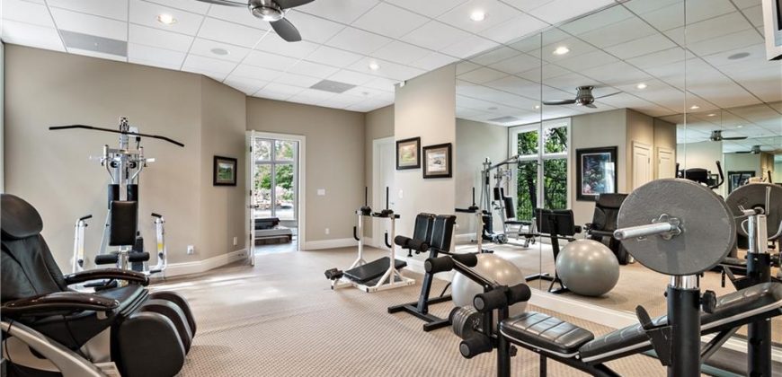 Homes for Sale in Parkville, MO 64152 | 6006  West Shore Court