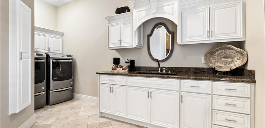 Homes for Sale in Parkville, MO 64152 | 6006  West Shore Court