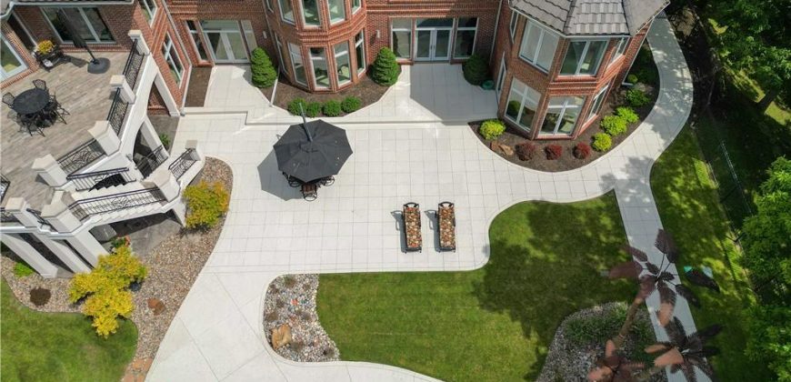 Homes for Sale in Parkville, MO 64152 | 6006  West Shore Court