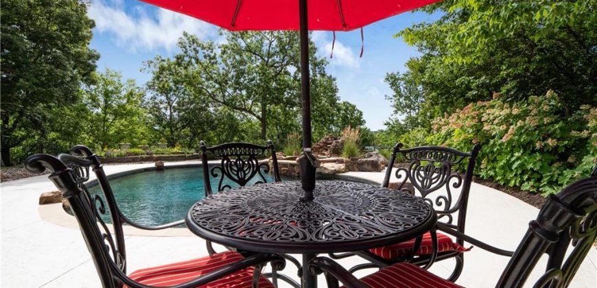 Homes for Sale in Parkville, MO 64152 | 6006  West Shore Court