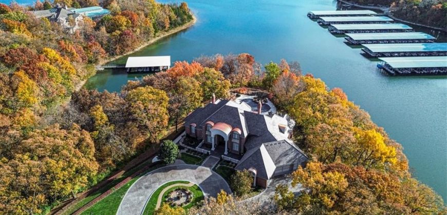 Homes for Sale in Parkville, MO 64152 | 6006  West Shore Court