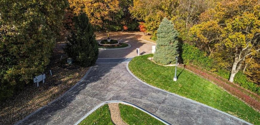 Homes for Sale in Parkville, MO 64152 | 6006  West Shore Court