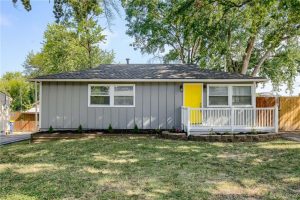 1320-NE-44th-Street-mls-2558063-image-1