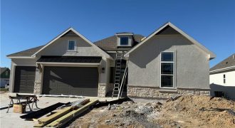 Homes for Sale in Parkville, MO 64152 | 7040 NW Forest Lakes Drive