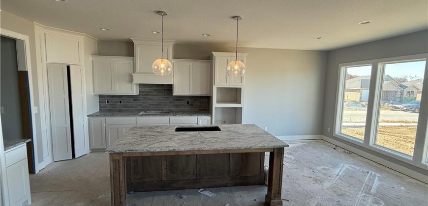 Homes for Sale in Parkville, MO 64152 | 7040 NW Forest Lakes Drive