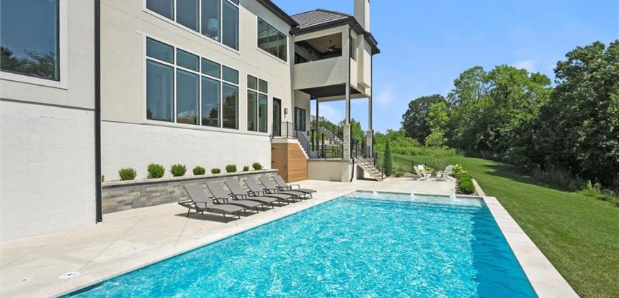 Homes for Sale in Parkville, MO 64152 | 7390 N National Drive