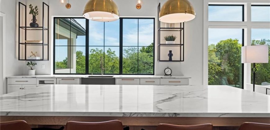 Homes for Sale in Parkville, MO 64152 | 7390 N National Drive