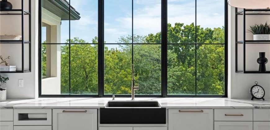 Homes for Sale in Parkville, MO 64152 | 7390 N National Drive